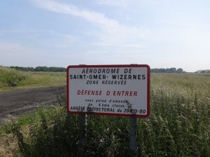 Defense d'entrer sign